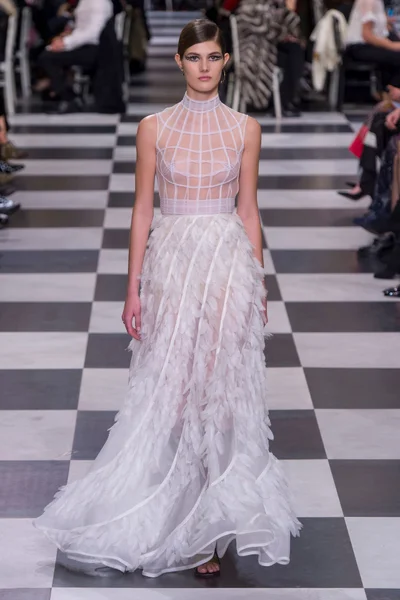 Look 33